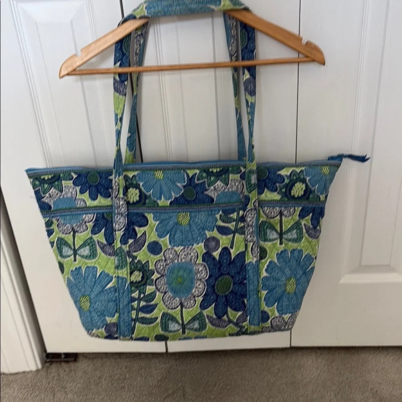 Vera Bradley Vibrant Blue and Green Quilted Tote Bag - Picture 4 of 16